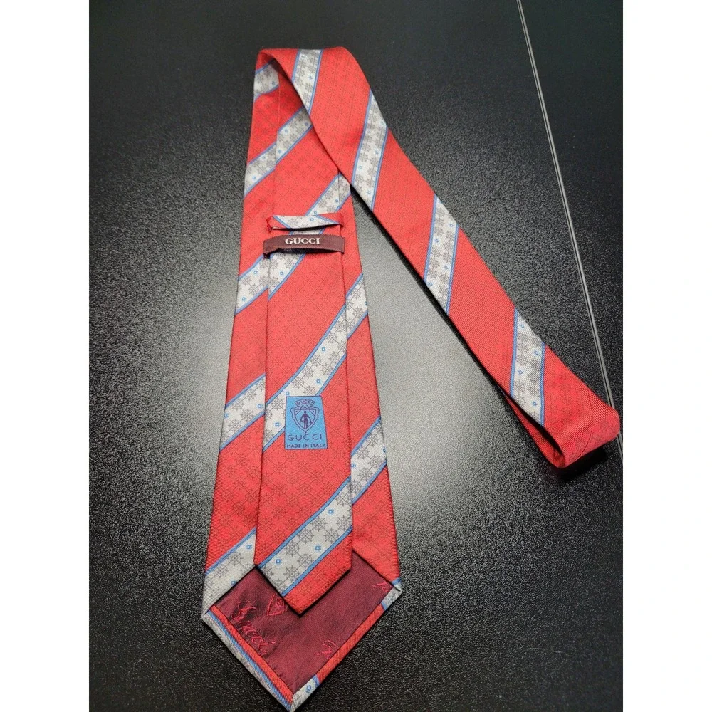 Gucci Men's Necktie Red Striped Silk 3.75